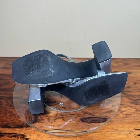 Nordstrom Rack Adelaide Block Heel Sandal silver metallic - size 8 - Picture 14 of 14